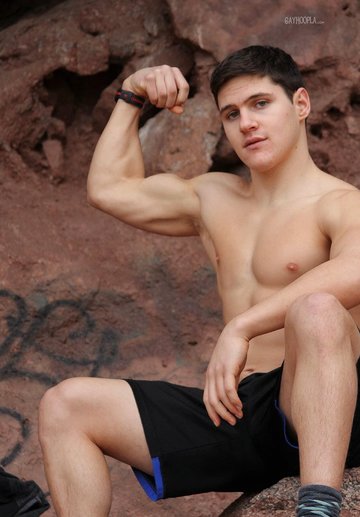 Brett Cady Jerks Off OUTSIDE