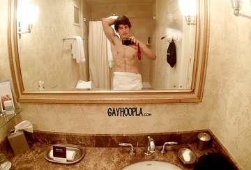 Gayhoopla jock Brad Spear